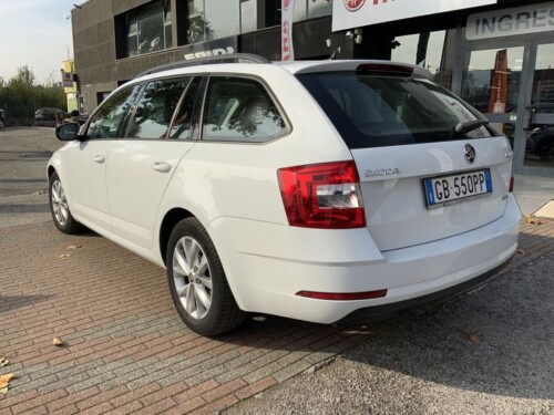 Skoda Octavia 1.5 G-TEC DSG Wagon Executive - immagine 5