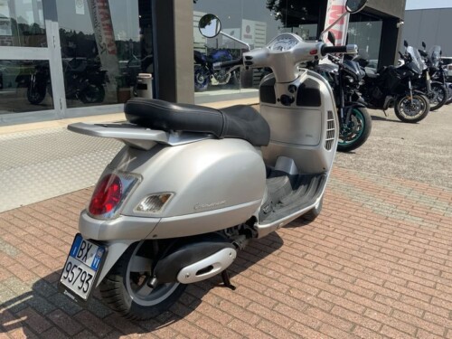 Vespa 200 L - immagine 4