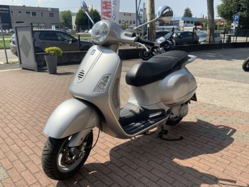 Vespa 200 L - immagine 3