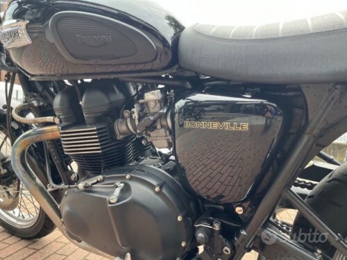 Triumph Bonneville - immagine 12