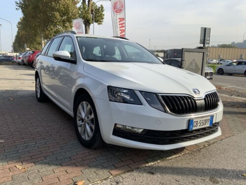 Skoda Octavia 1.5 G-TEC DSG Wagon Executive - immagine 3