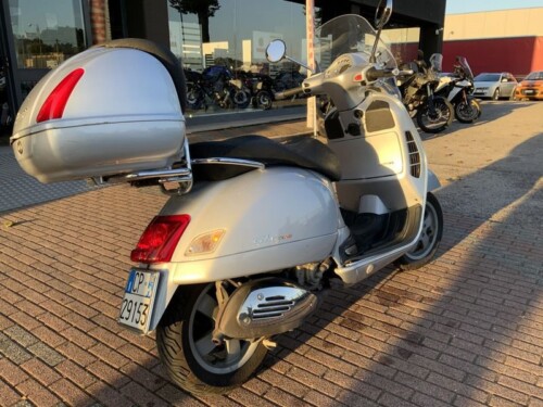 Vespa 250 GTS - immagine 5