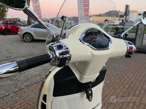 Vespa 300 GTS hpe - immagine 4