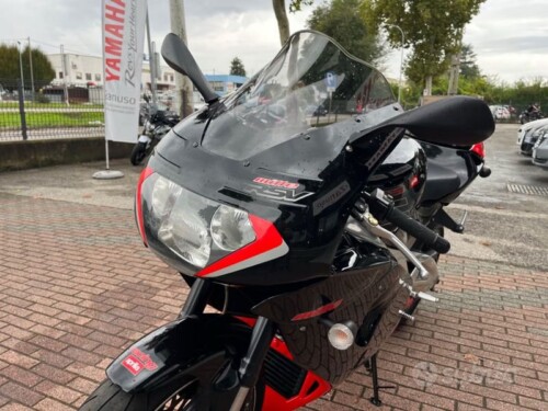 Aprilia RSV 1000 - immagine 12