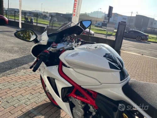 MV Agusta F3 675 - immagine 11