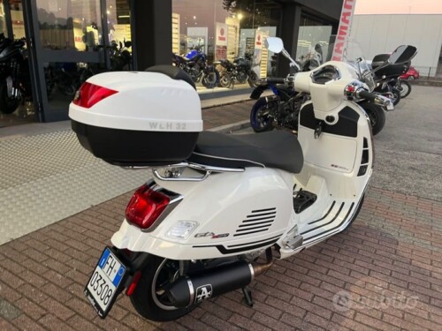 Vespa 300 GTS hpe - immagine 3