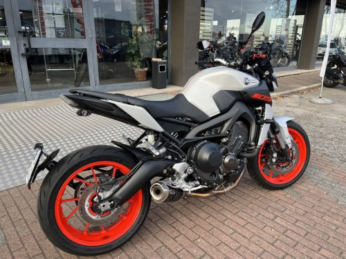 Yamaha MT-09 - immagine 2