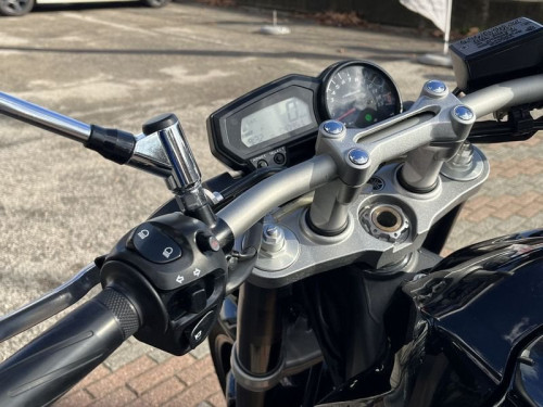 Yamaha FZ1 - immagine 16